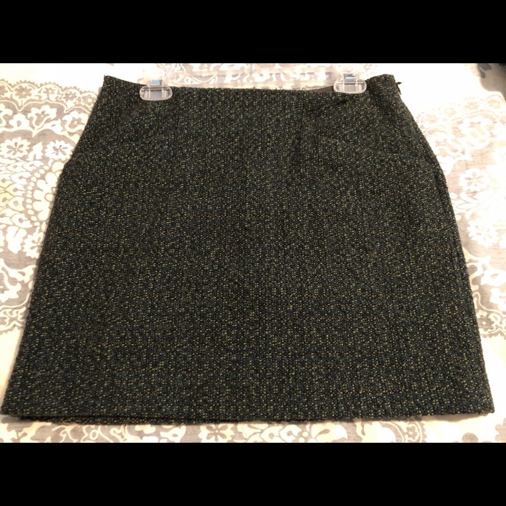 Tweed mini skirt in dark greens and black